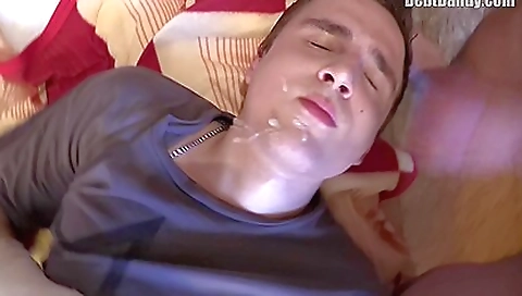 Shaky slut loves to fuck fest