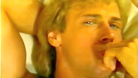 Sexy chick gets fucked in the kitchen and cum