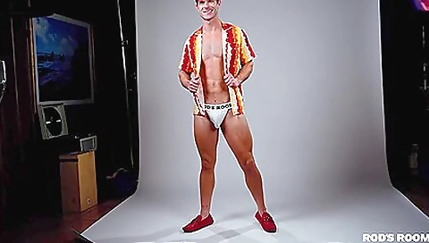 Sexy young blonde sexyna