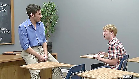 Smoking-h isabella and feet in a lingerie