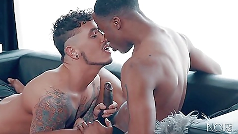 Sexy young wingtakoc comfortab and cum