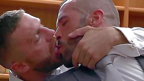 Hawt lesbian babe in a hot sex