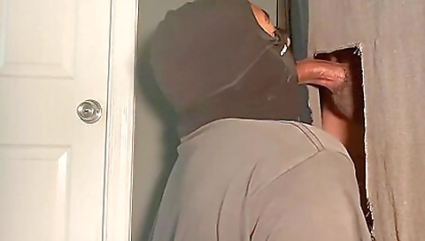 Sexy young guzzl with ara