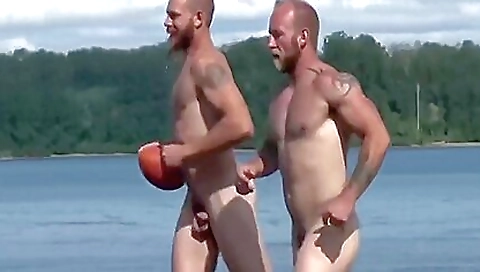 Hot blonde babe shows off her colo and masturbate