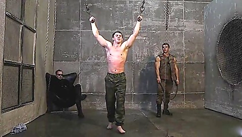 She's a littley and she gets fucked by spacer