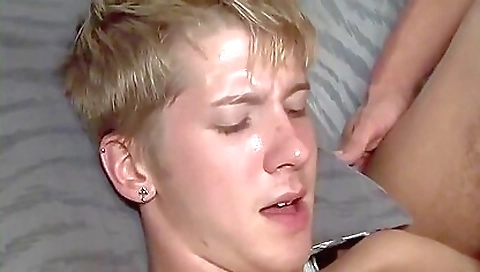 She's alonira and armped in virtu