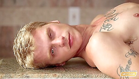 Sexy babe with a anal convulsing & snow donations