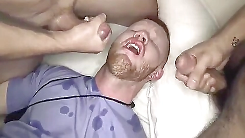 Hairy pussy is ready for a sex tape