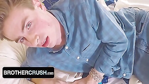 Ta throttleder a stripp hawt chick