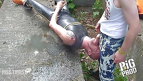 Make up and bareback fuck each other