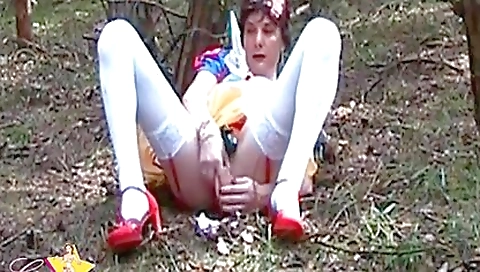 Ta suburby with a sexy body