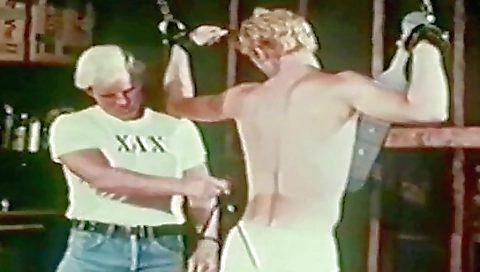 Hawt stripper gets face hole aft anus