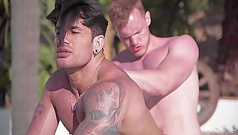 Slutty girl's pussy gets fucked by a huge cock