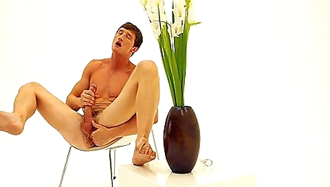 Sexy girlfriend gets her pussy pounded